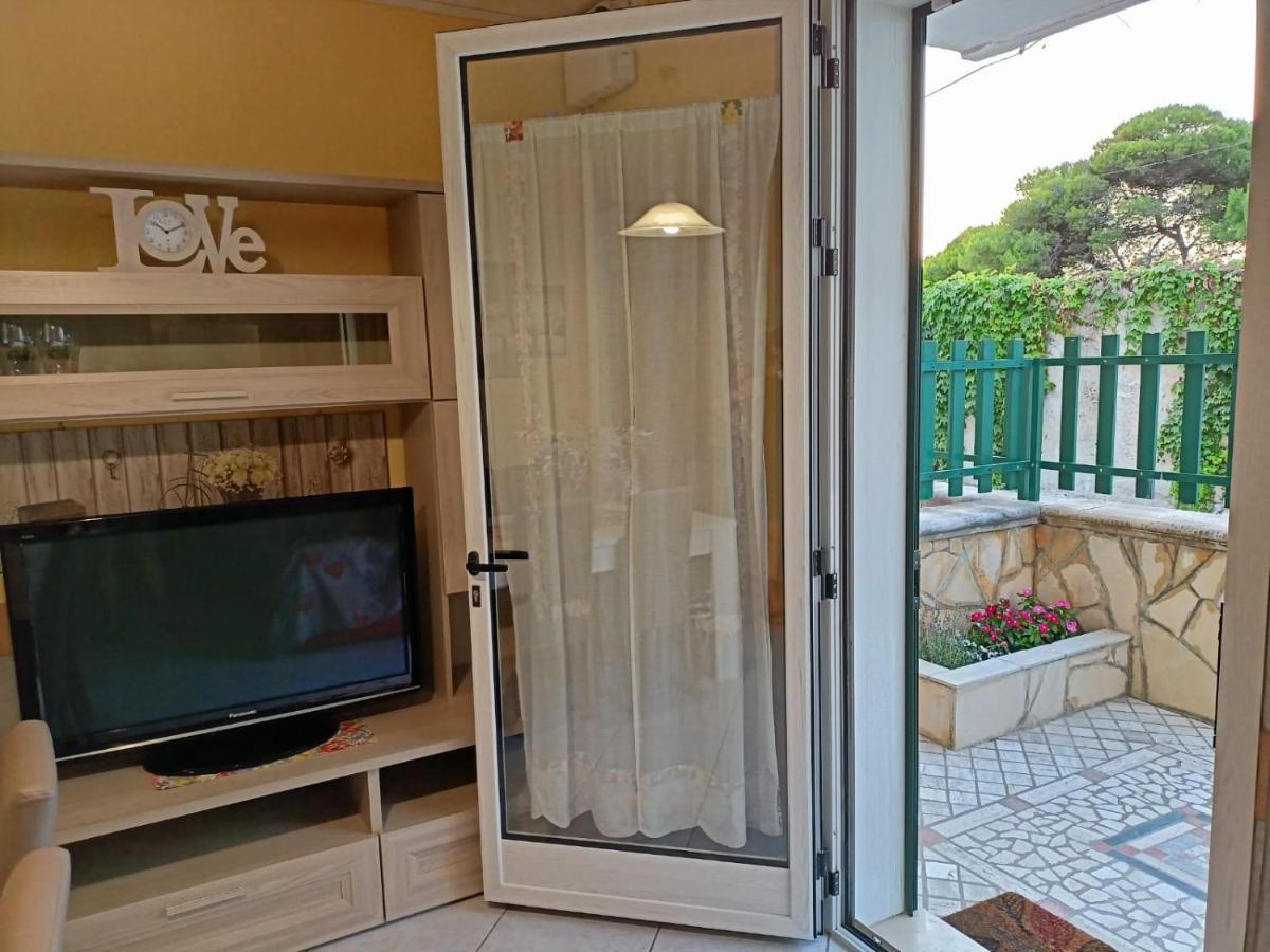 Villetta Poesia 50 M Dal Mare Con Giardino E Parcheggio Torre dell'Orso Exterior foto